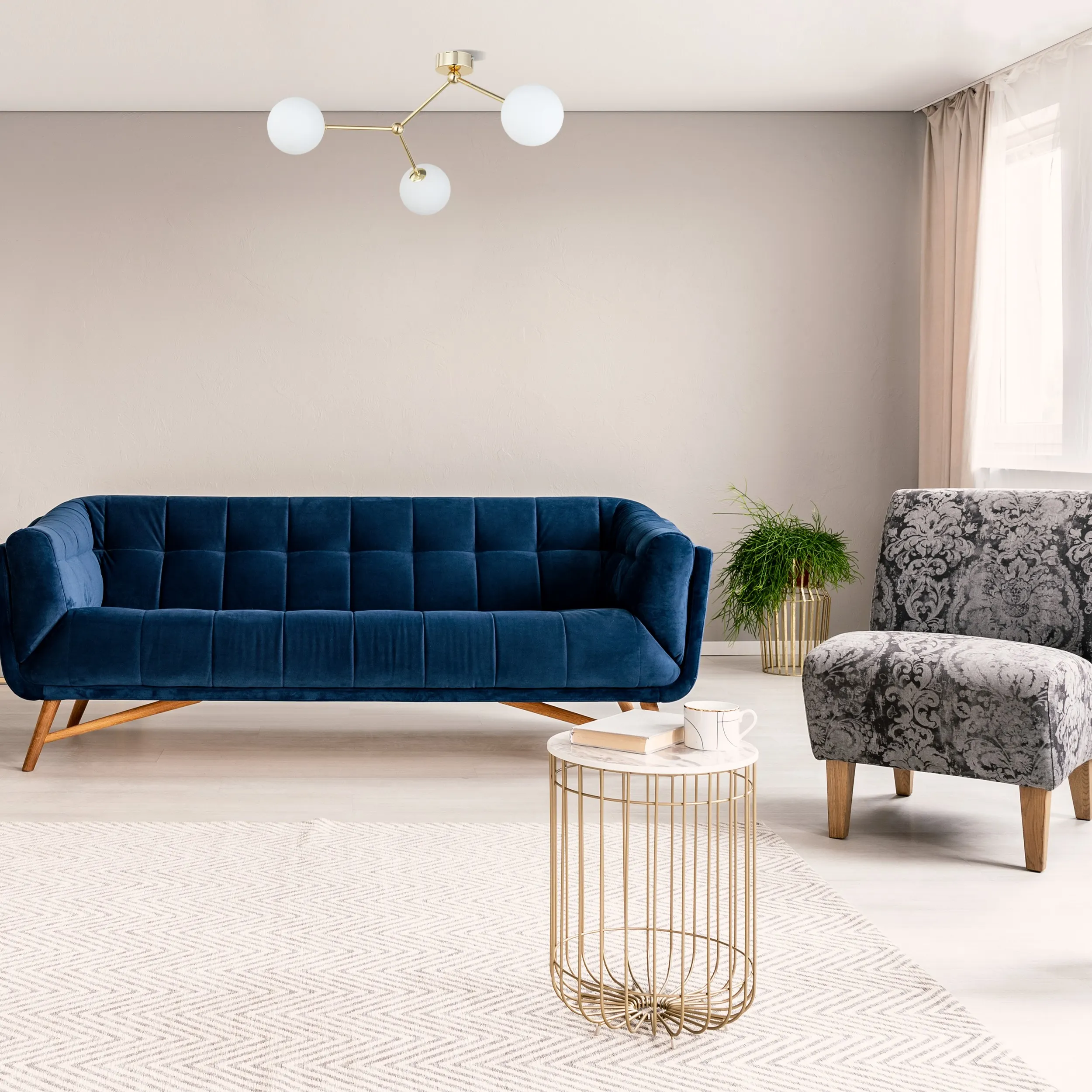 Lampa sufitowa FAIRY złota z białymi okrągłymi szklanymi kloszami 63x48x30cm - TK_6471