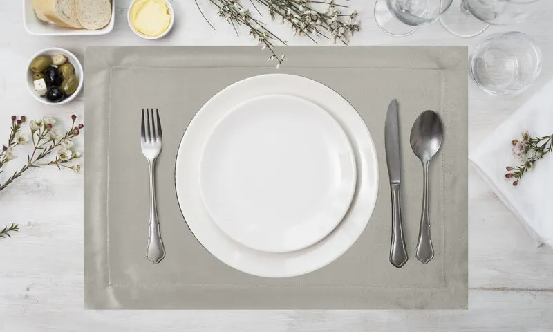 Podkładka na stół MELINDA 30 X 40 CM SREBRNY Podkładka na stół MELINDA 30 X 40 CM SREBRNY