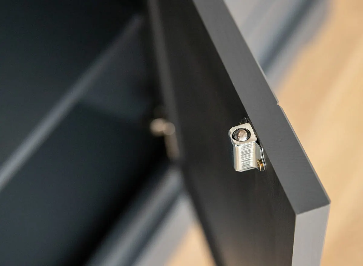 Witryna wysoka BELLUNO ELEGANTE 4-drzwiowa z 3 szufladami grafit - naturalna sosna - PL015G/P