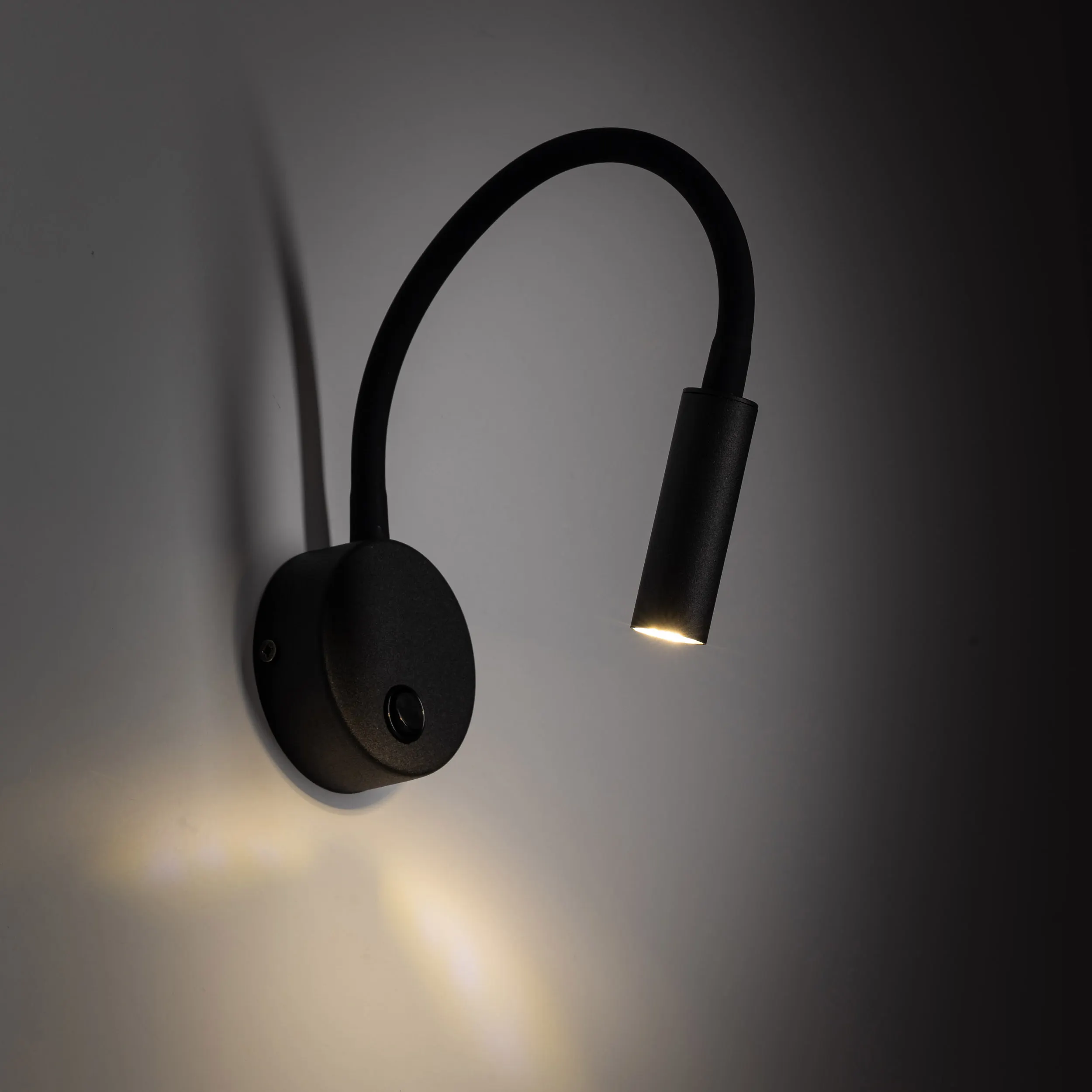 Kinkiet LAGOS czarna regulowana z włącznikiem 30x27cm - TK_5922