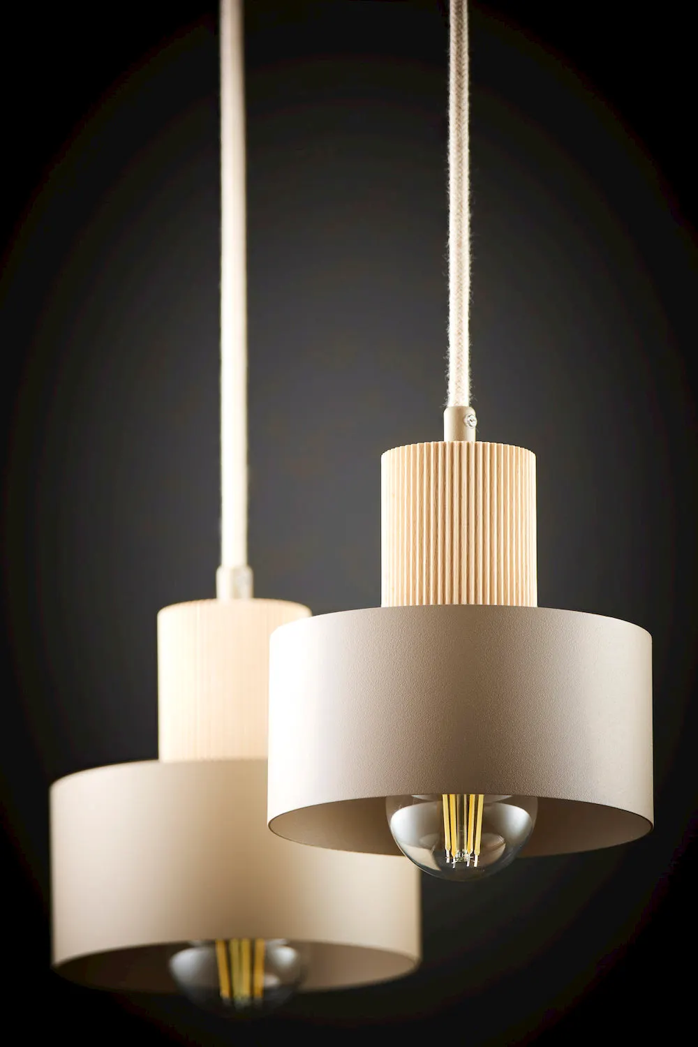 lampa, pendant lamp, kule, drewniane korpus, żarówka LED