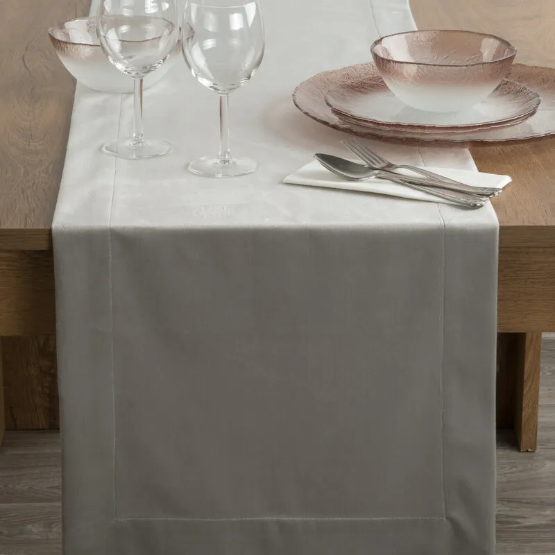 OBRUS MELINDA 40 X 140 CM SREBRNY OBRUS MELINDA 40 X 140 CM SREBRNY