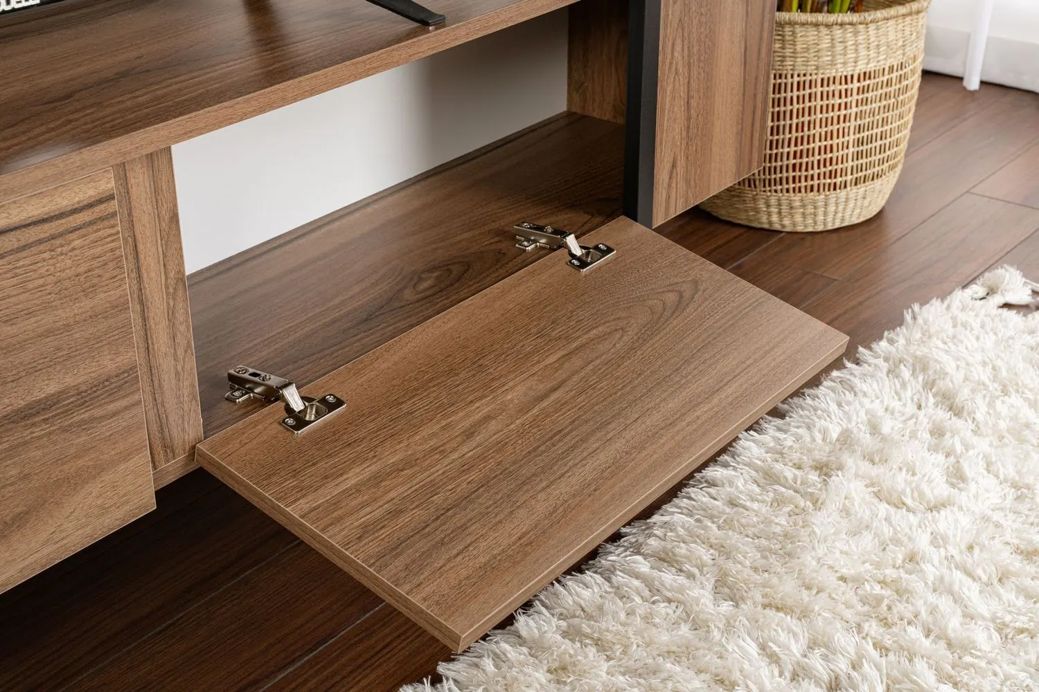 Szafka RTV drewniana 2-drzwiowa SERENITY 180 cm orzech czarny stelaż - ASI_241NRD1349