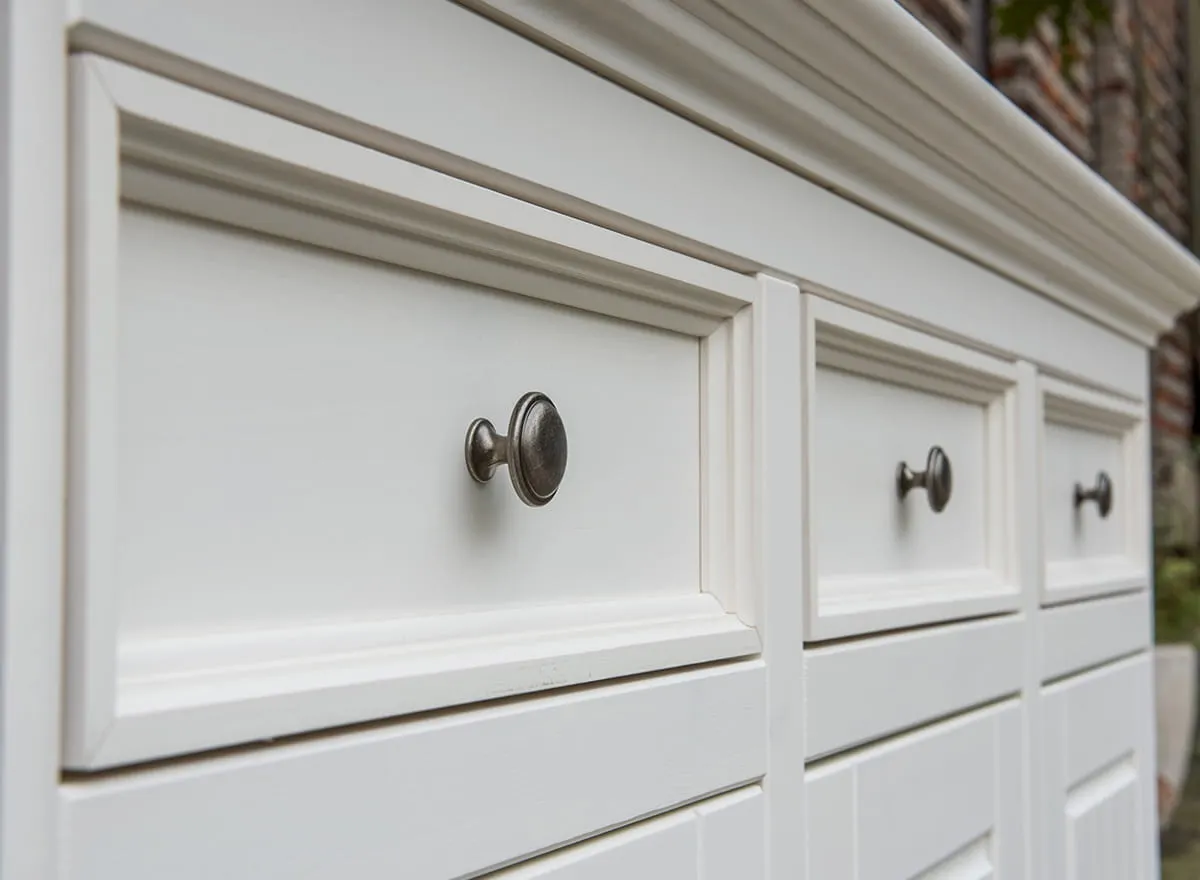 Komoda BELLUNO ELEGANTE 3-drzwiowa z 3 szufladami - biała - PL002B