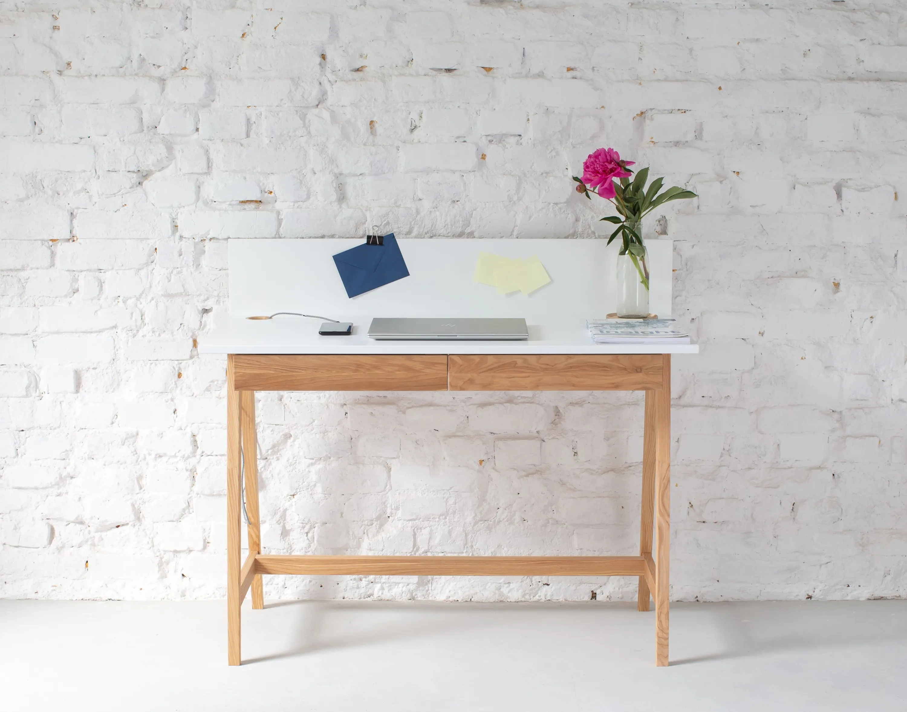 Biurko z szufladami i panelem LUKA 110x50 ciemnoszare/jesionowe nogi - RGB_WDLUK36_DRAW