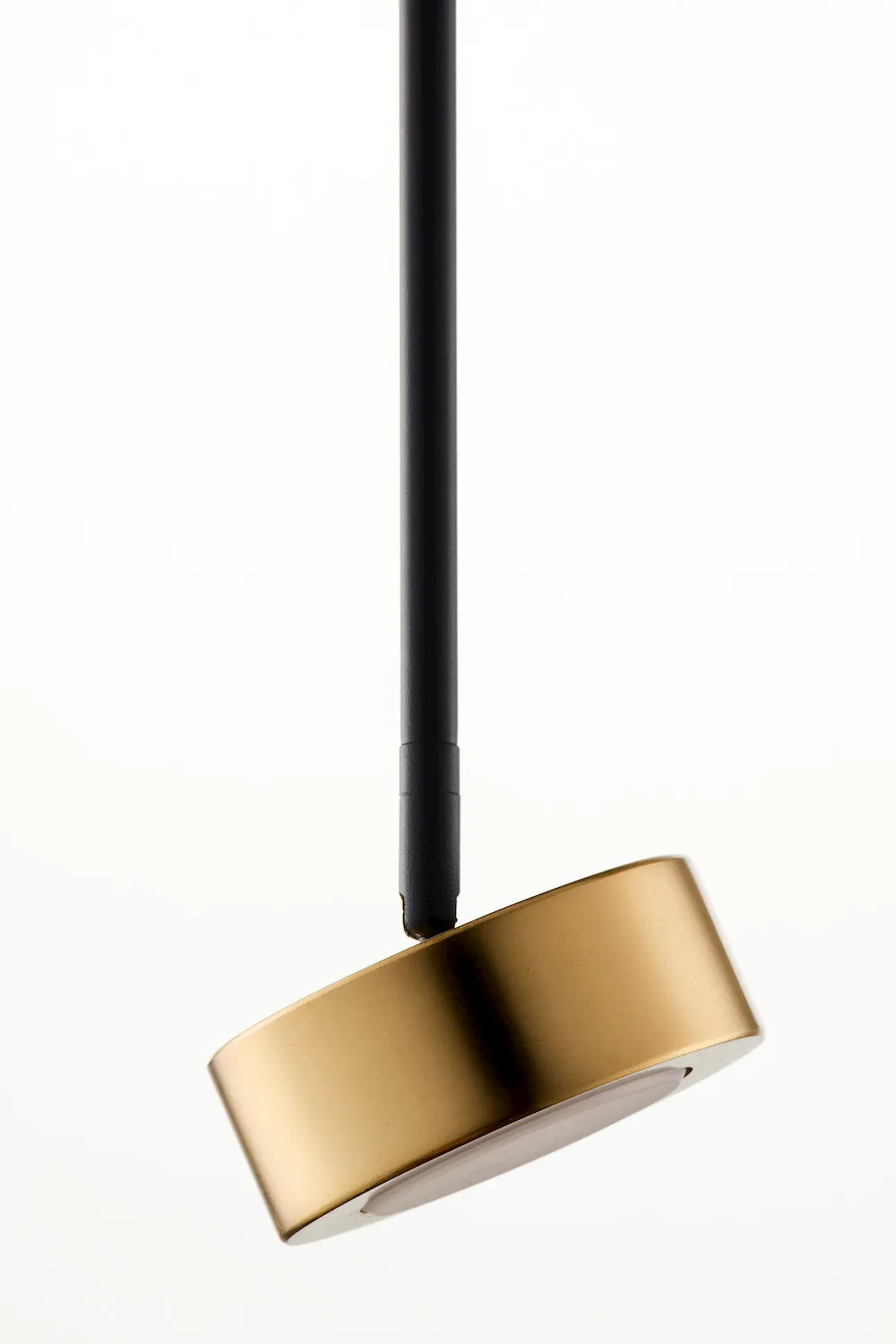 image lampa, hang, czarny trzonek, metalowy odlew, złoty klosz