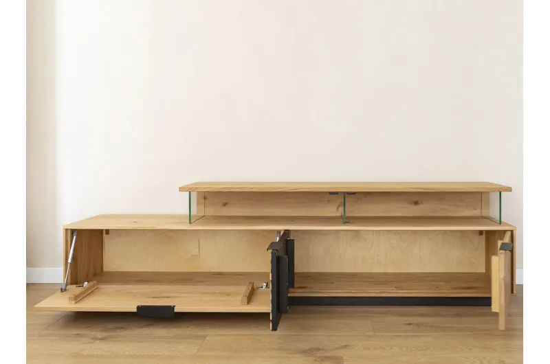 Szafka RTV dębowa wisząca lamele TIRANO Dąb olejowany, Czarny - ZITIR04L