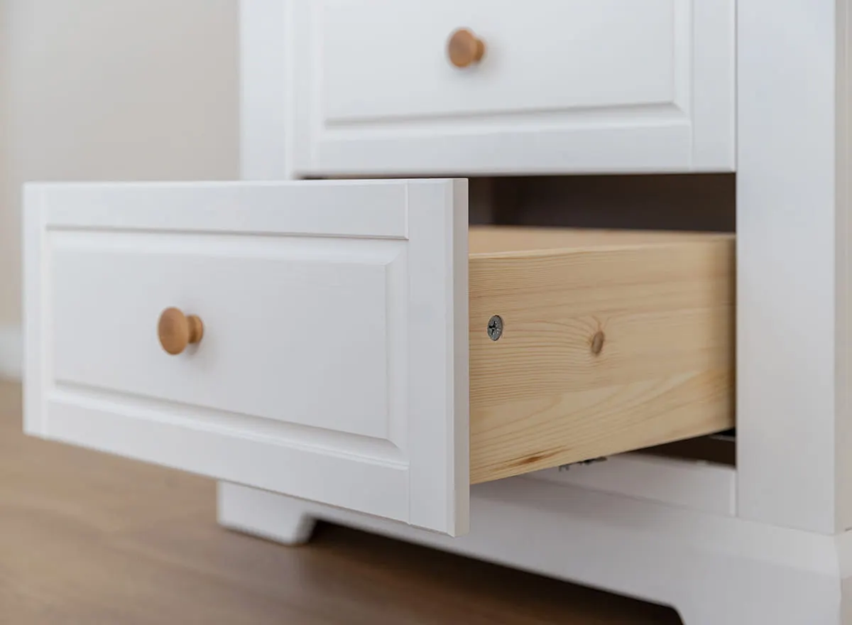 Szafa MARONE ELITE 1-drzwiowa z 2 szufladami - biały, złocisty - PLMEL27