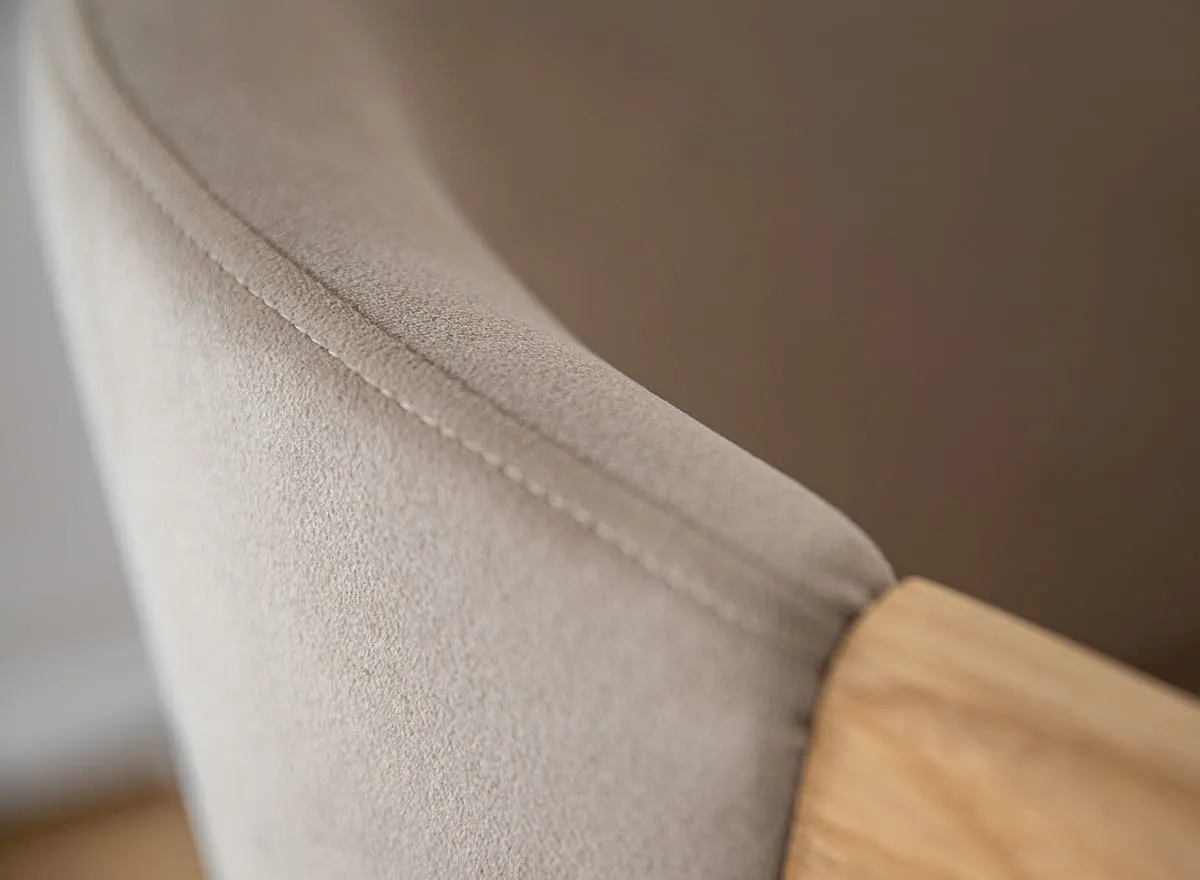 Krzesło tapicerowane AVELINA beżowe z drewnianymi nogami 9611 FORIO- beżowe - FOR9611AV