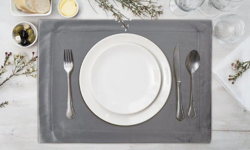 Podkładka na stół MELINDA 30 X 40 CM STALOWY Podkładka na stół MELINDA 30 X 40 CM STALOWY