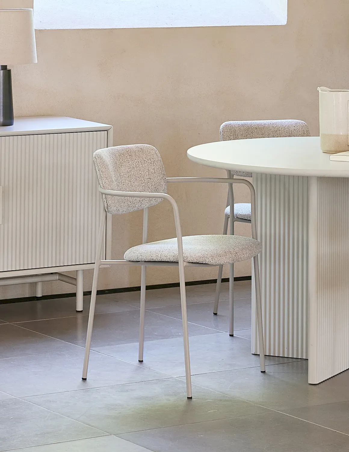 Krzesło tapicerowane ZAMA metalowe białe/szare - UN_49430101