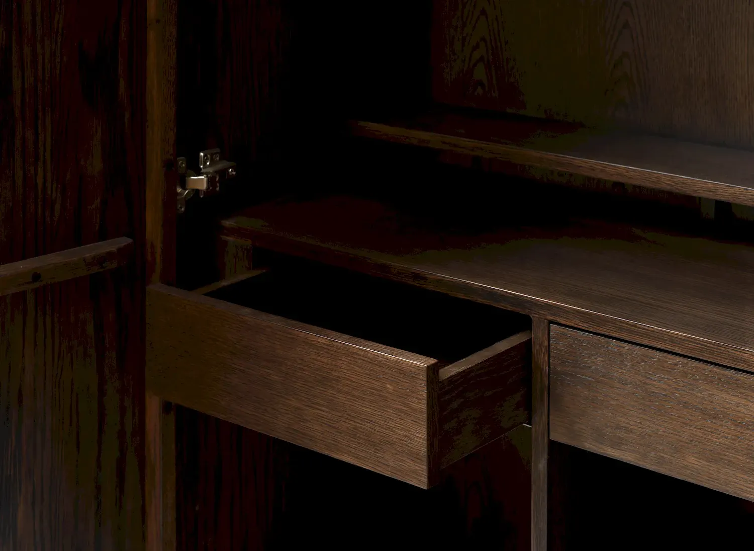 Komoda wysoka- barek LATINA 2-drzwiowa z 2 szufladami - ciemny efekt drewna - UN_42093186