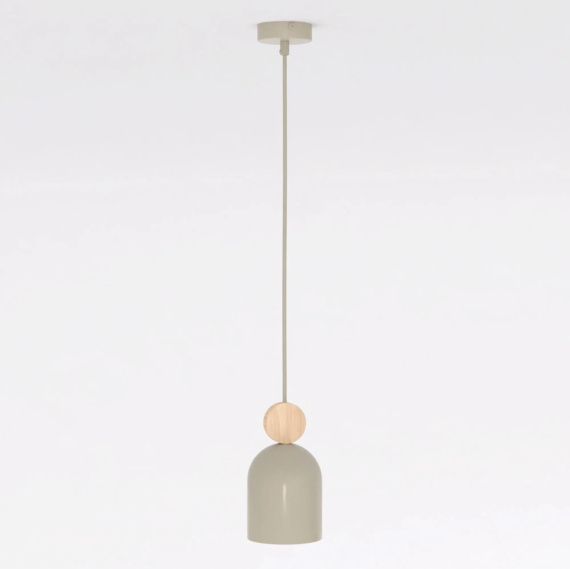 lampa wisząca, metalowy korpus, szary kolor, drewniana ozdoba, korpus stożkowy