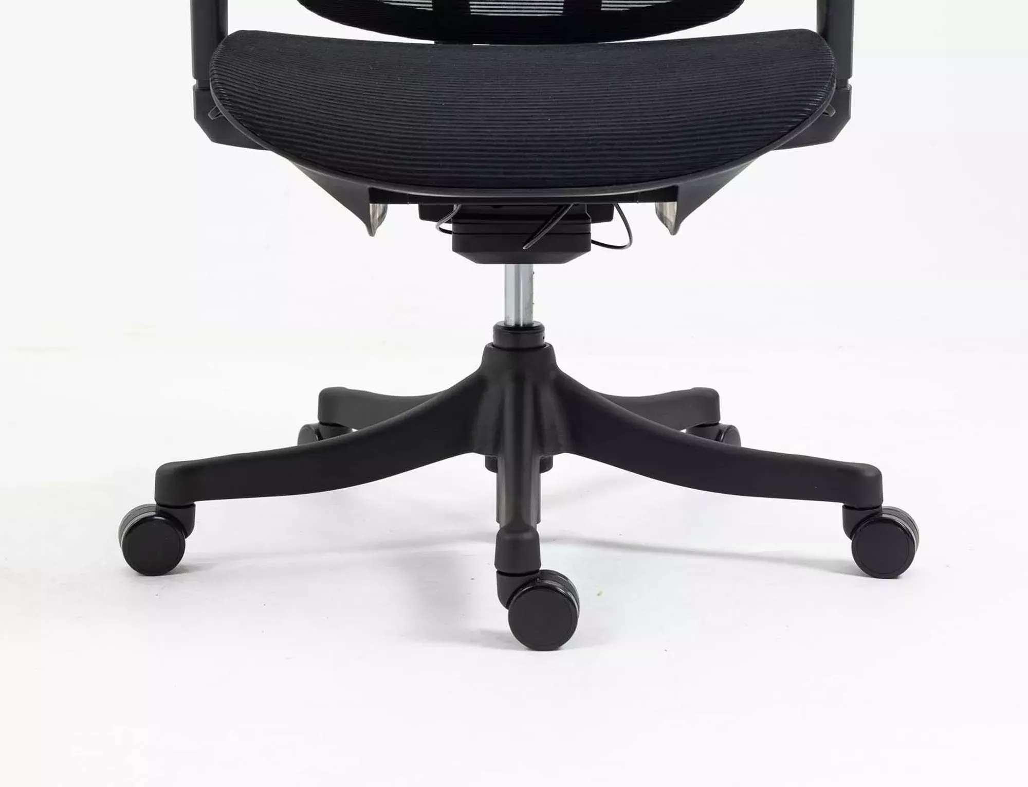 Fotel obrotowy biurowy WINNER z zagłówkiem ergonomiczny czarny - OBRWINNERC