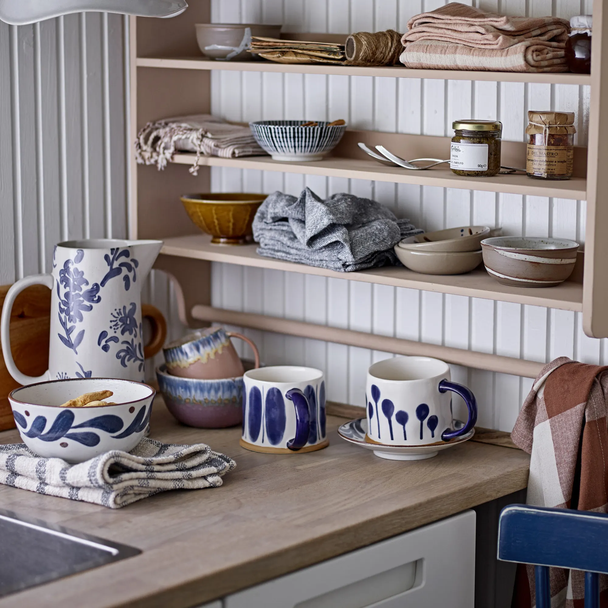 kuchnia, ceramika, zestaw filiżanek, miska, misy ceramiczne