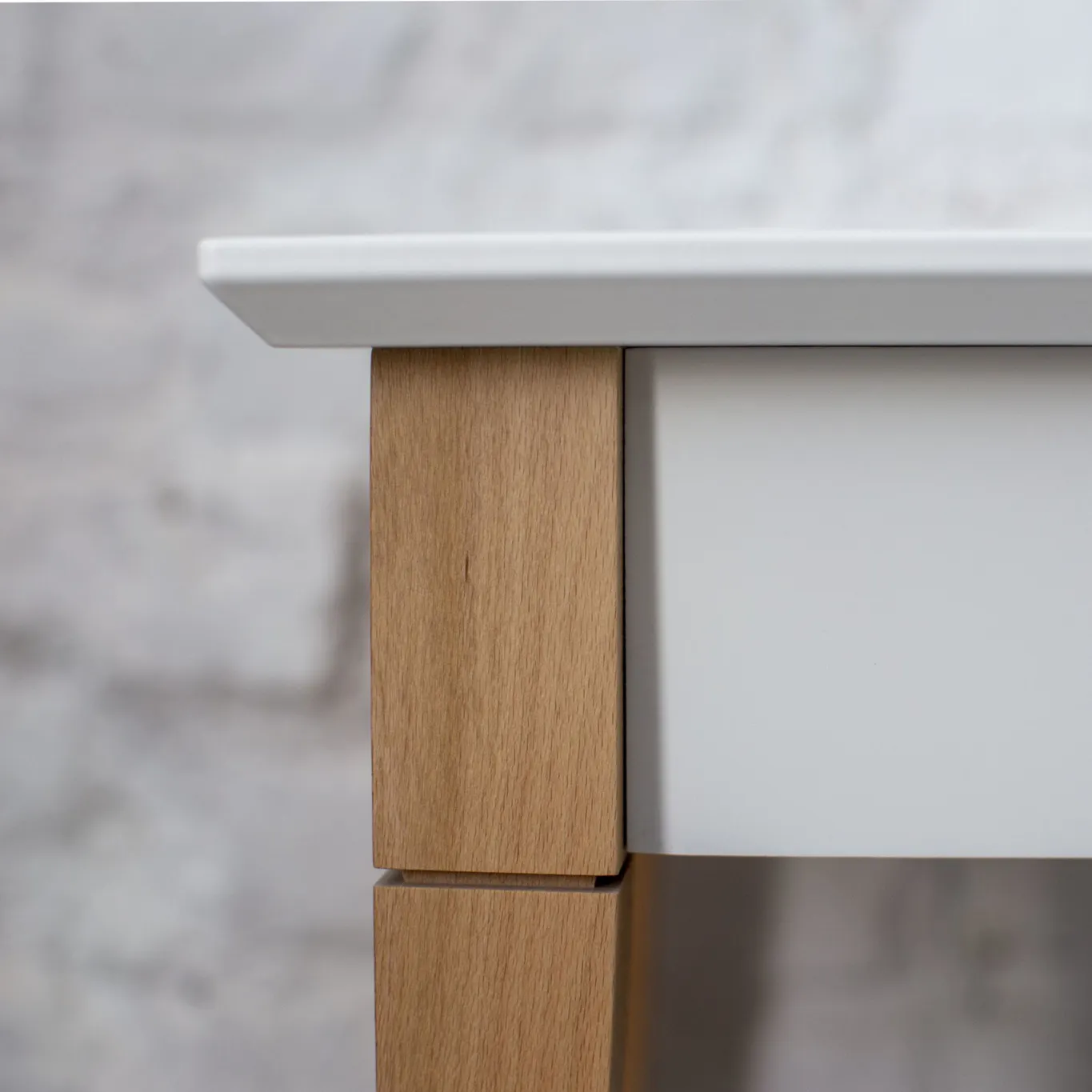 Biurko z szufladą 85x40 MIMO kremowy blat/drewniane nogi - NRAGABAWDMI22