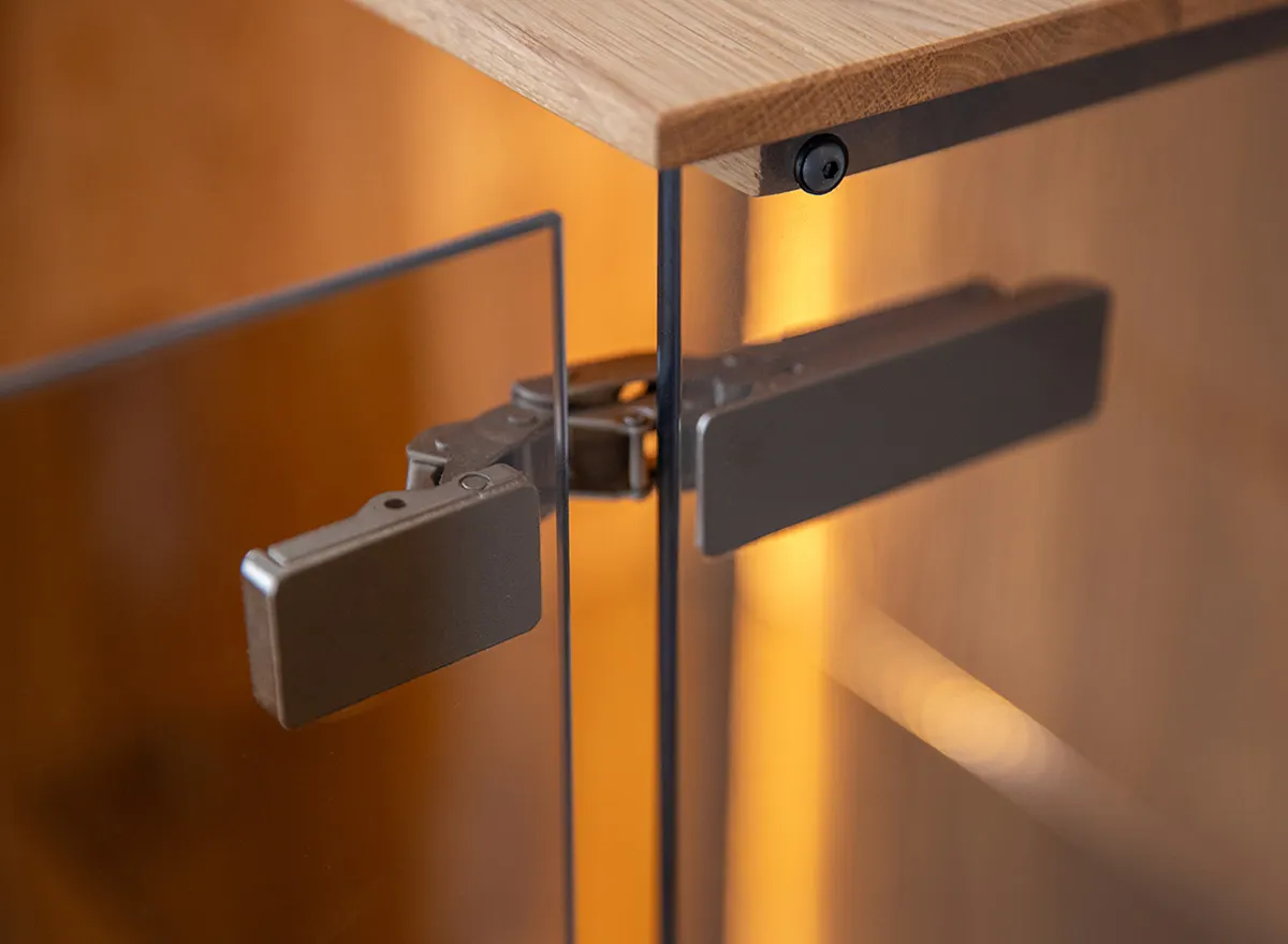 Witryna niska szklana dębowa COLLODI z oświetleniem - dąb olejowany - ZICOL13