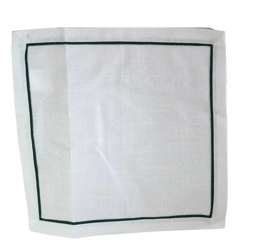 Serwetka z zieloną lamówką 40x40cm biała Serwetka z zieloną lamówką 40x40cm biała