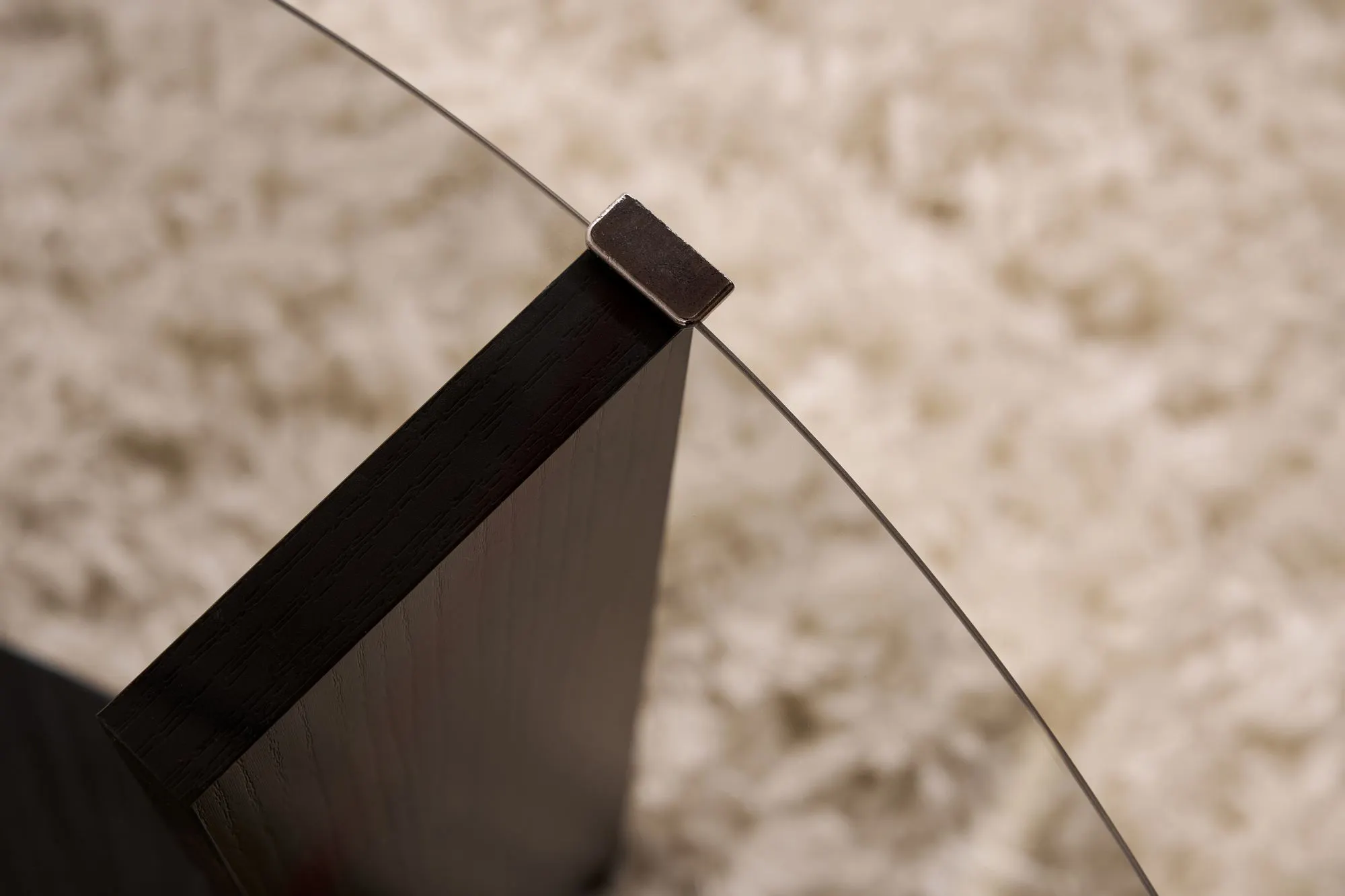 Stolik kawowy okrągły z półką CLARA 75 cm czarny efekt drewna blat szkło dymione - ASI_668NRD1110