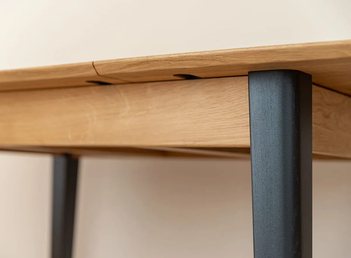 Stół dębowy ORBETELLO rozkładany 80x120(165) cm - dąb olejowany, czarny - KULSR120_45C