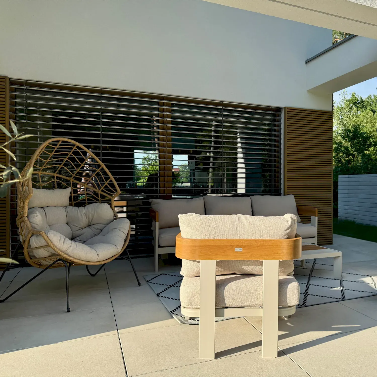 Zestaw ogrodowy MOLTO CS sofa + 2 fotele + stolik kawowy beżowy — zdjęcie 15
