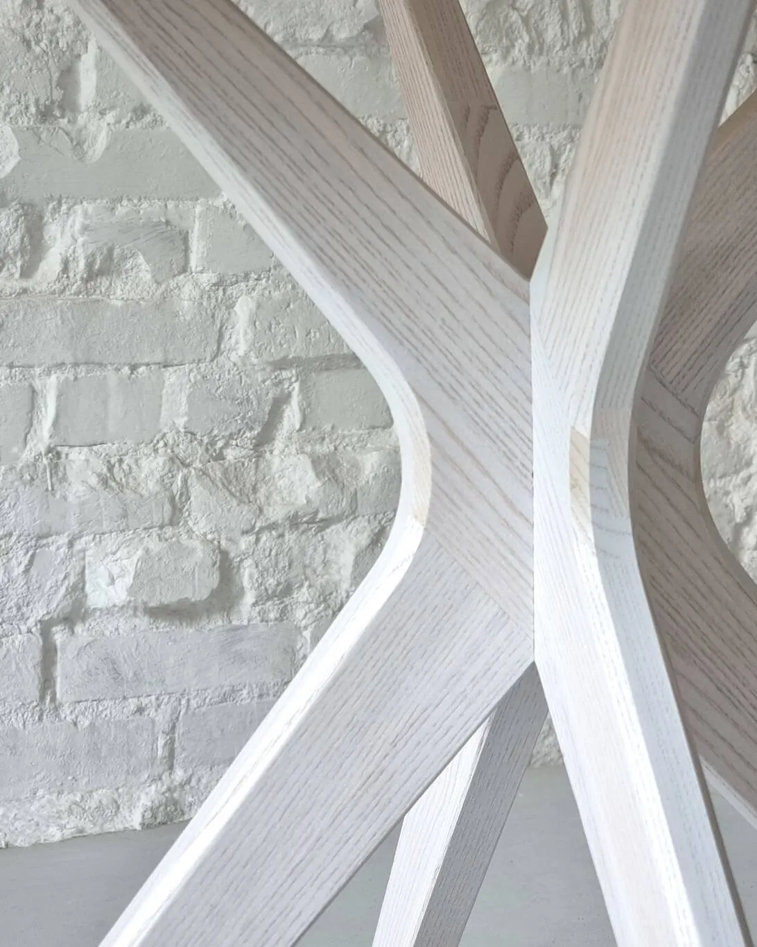 Stół okrągły JUBI BOLD Fi 110 biały jesion - NRGBTJ110_WHITE