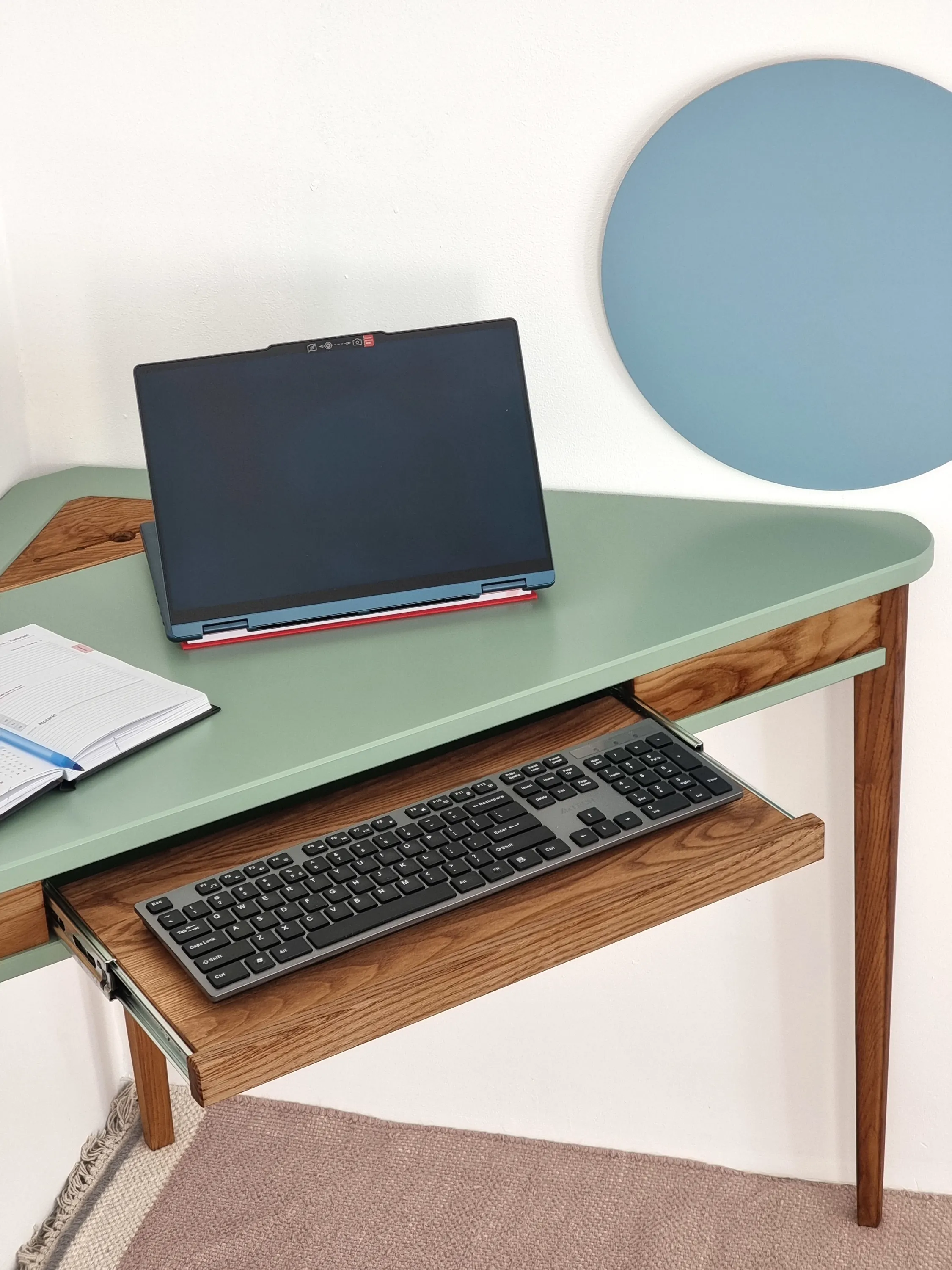 Biurko narożne ASHME z półką na klawiaturę 114x85 żółty blat/ciemne drewniane nogi - NRGBACDKEY_OAK_5