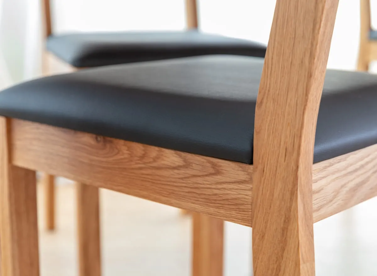 Krzesło drewniane PRATO czarne siedzisko dąb olejowany - KDBCZ