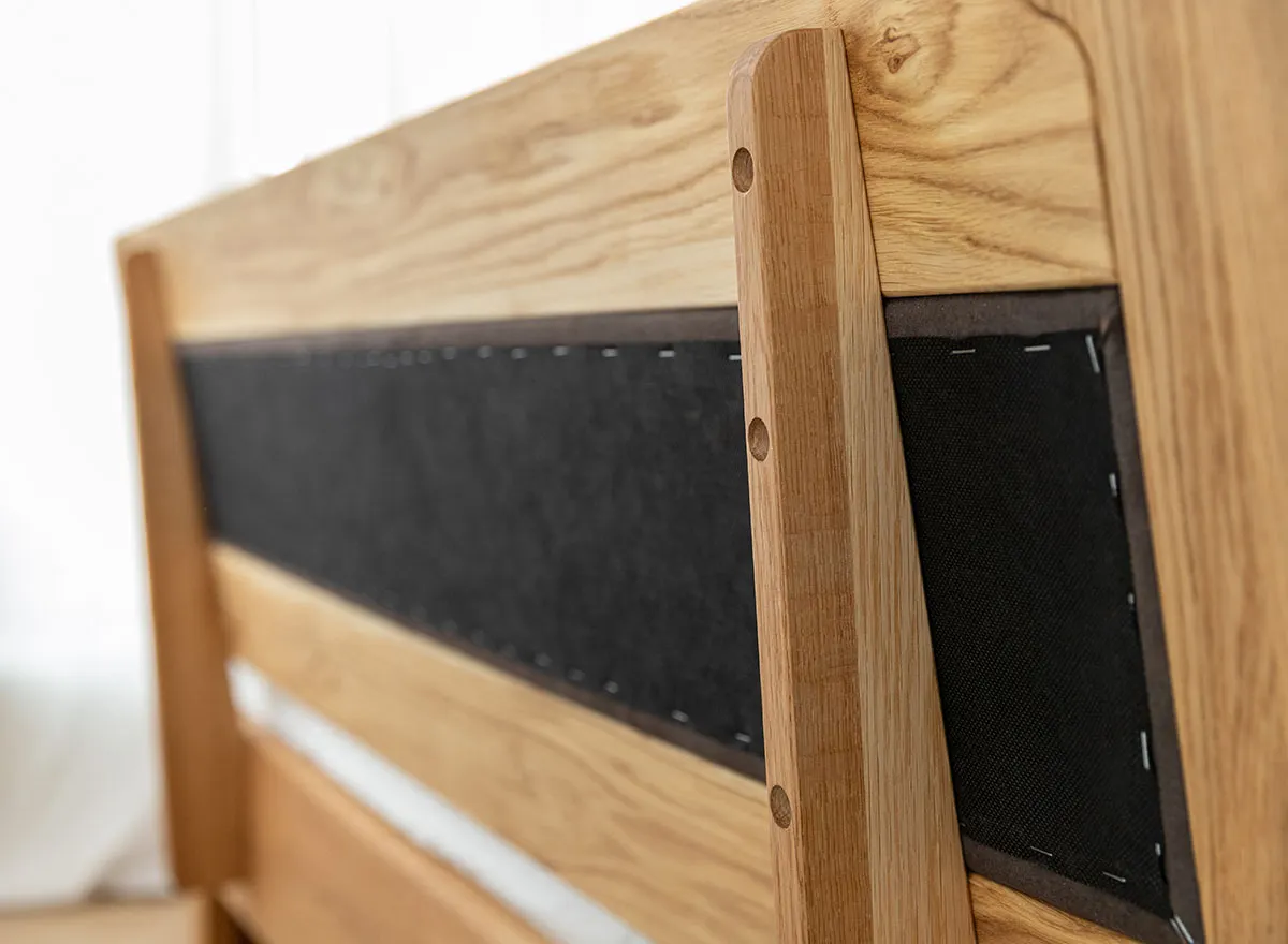 Łóżko dębowe z pikowanym zagłówkiem LIVO Dębowy Sen 160x200 dąb olejowany grafitowy - ZILIV_160