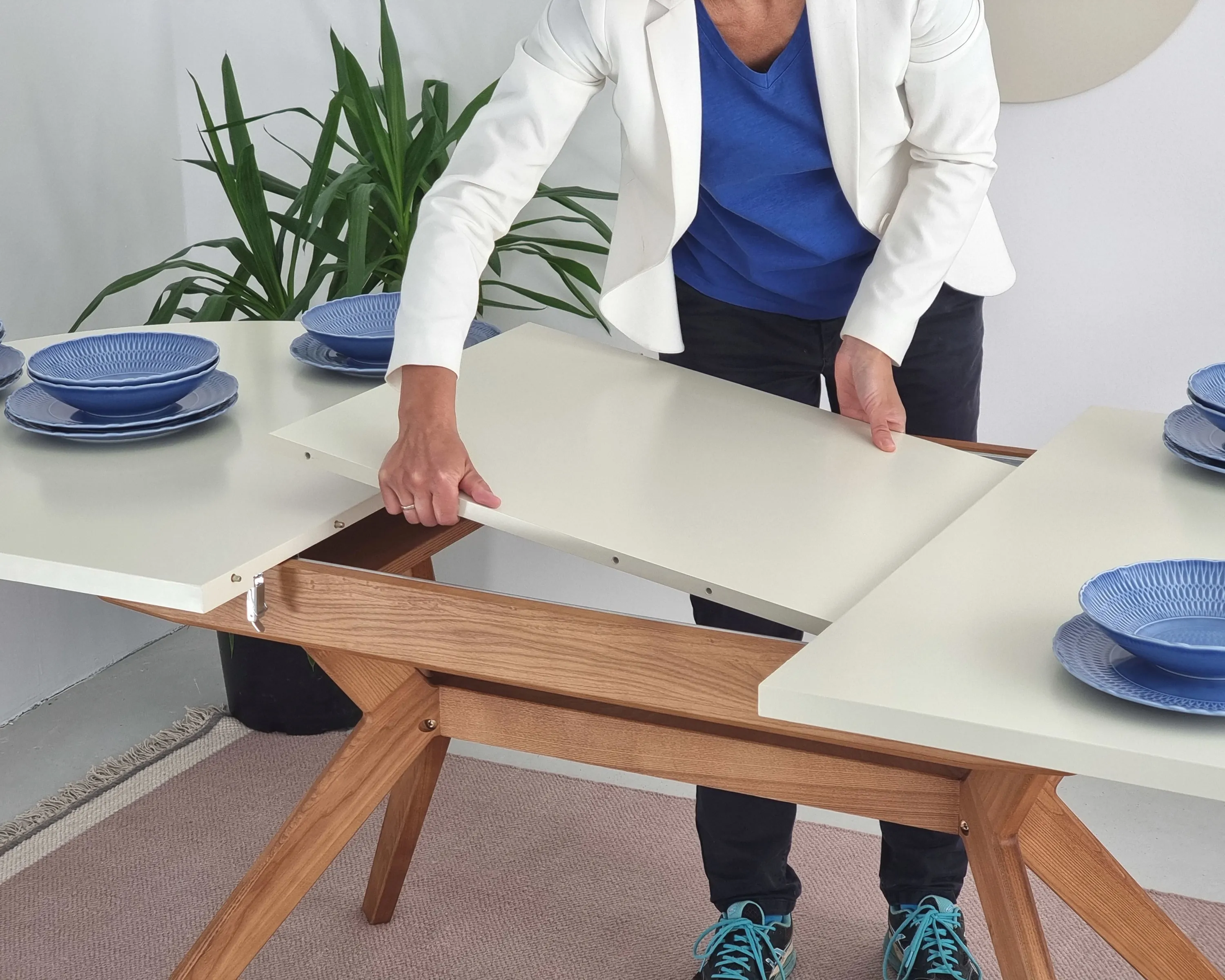 Owalny stół rozkładany BIJU 90x170-220cm czarny dąb - RGBTBOVAL_BLK_OAK