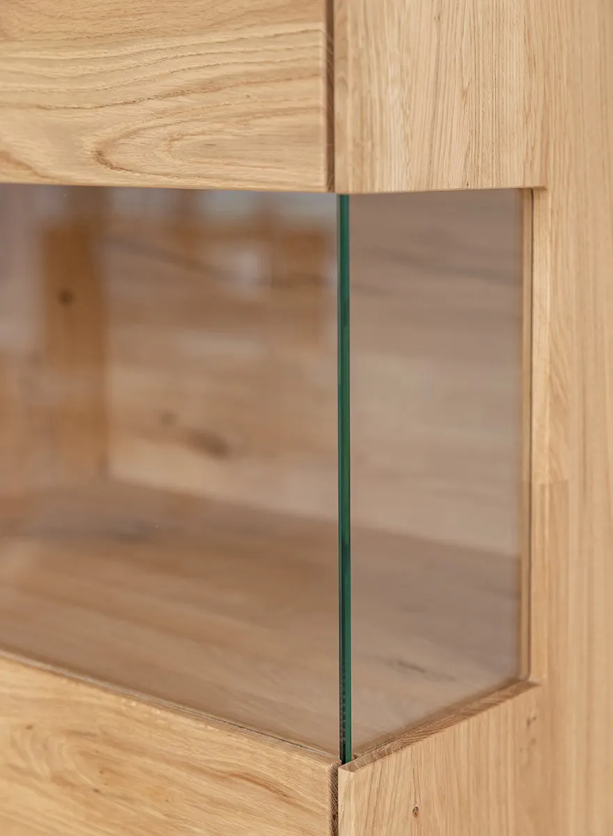 Witryna drewniana szklana DIVISIONE oświetleniem prawa dąb olejowany - ZIDIV02R