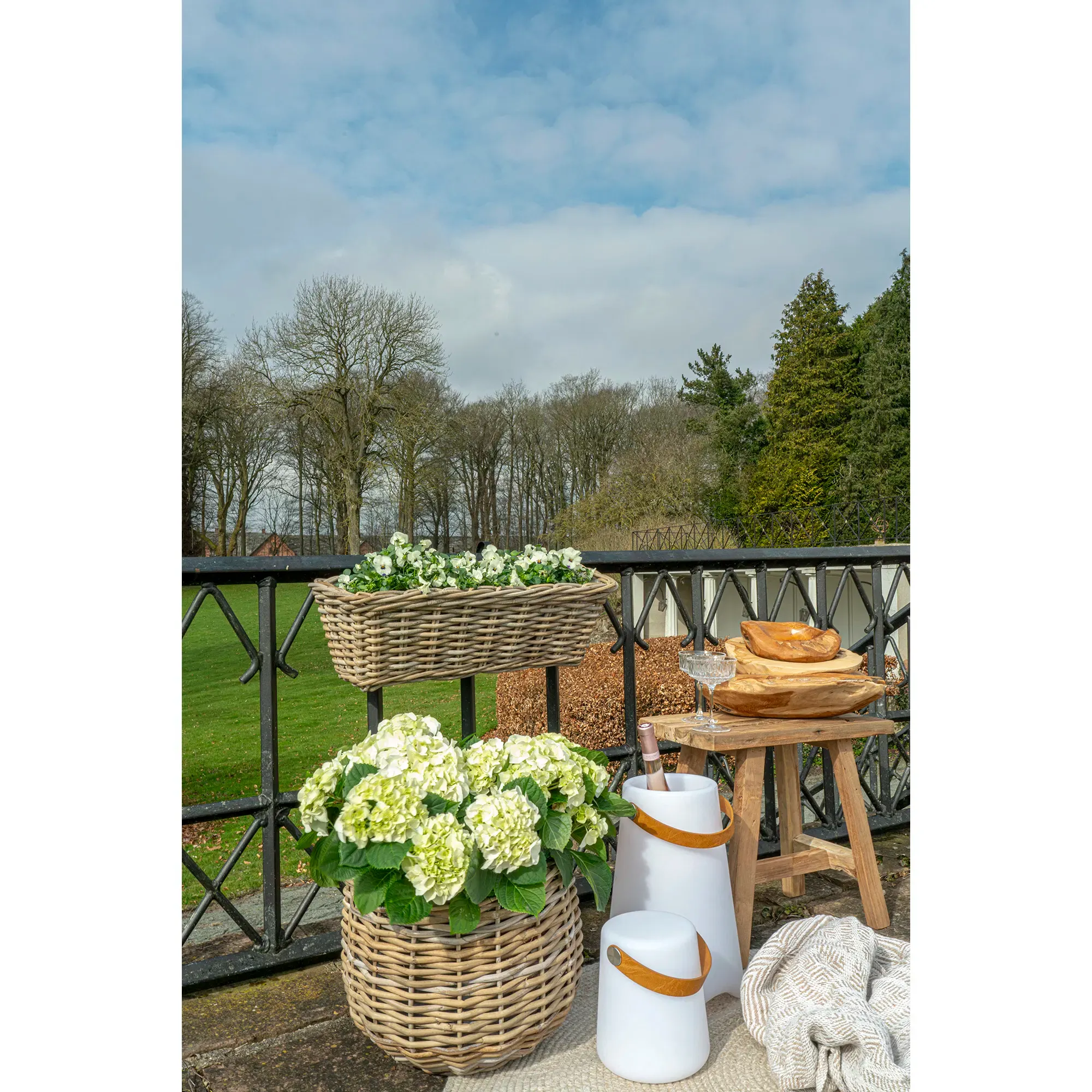 Lampa BRISTOL z paskiem ładowalna - biała - 6405100