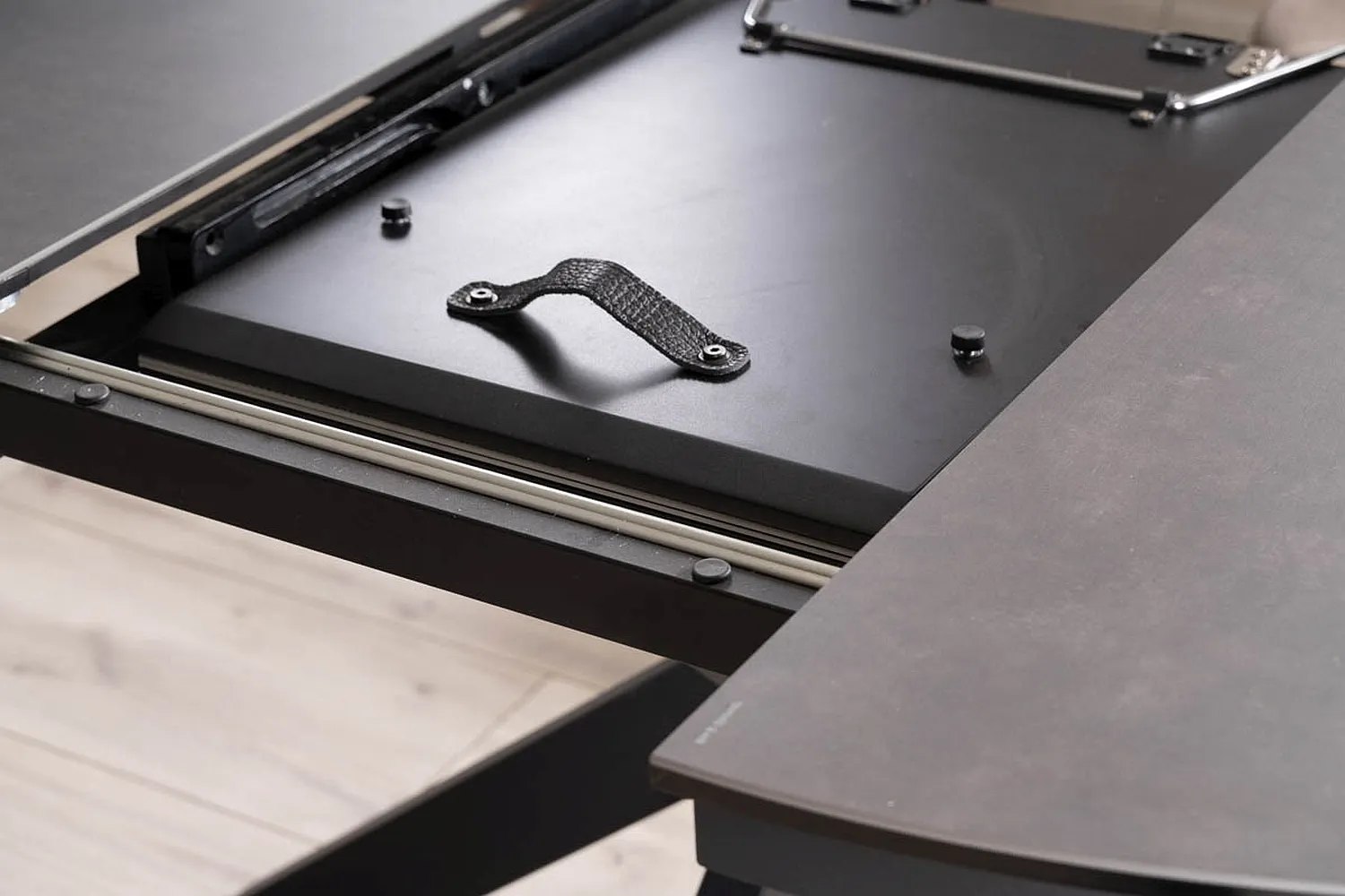 Stół rozkładany PORTO CERAMIC 120x120(160) efekt marmuru ciemnoszary - PORTOCC120