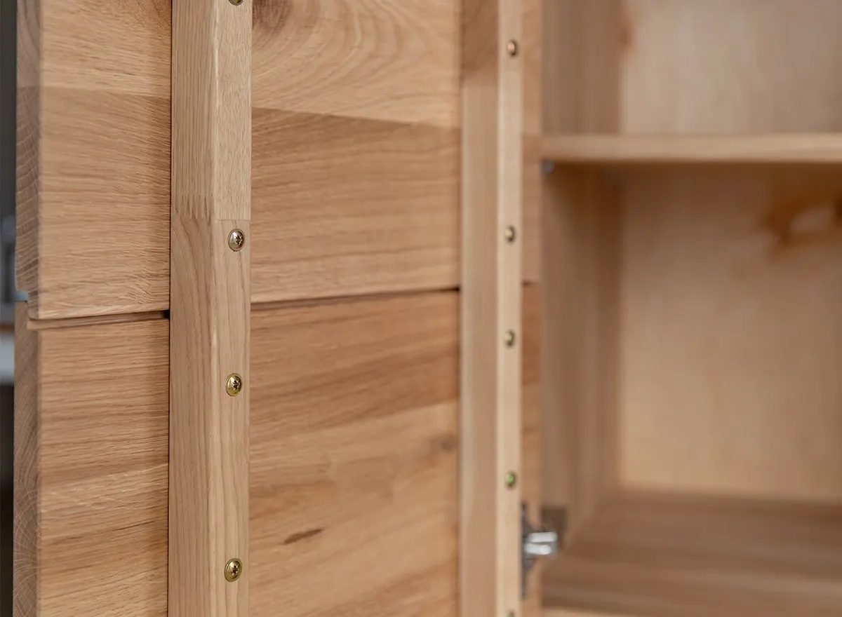 Witryna drewniana szklana DIVISIONE oświetleniem prawa dąb olejowany - ZIDIV02R