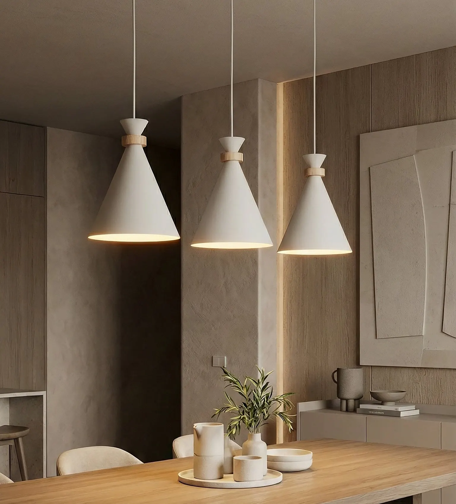 kinkiet, żyrandol, lampa wisząca, drewniany blat, wnętrze minimalistyczne