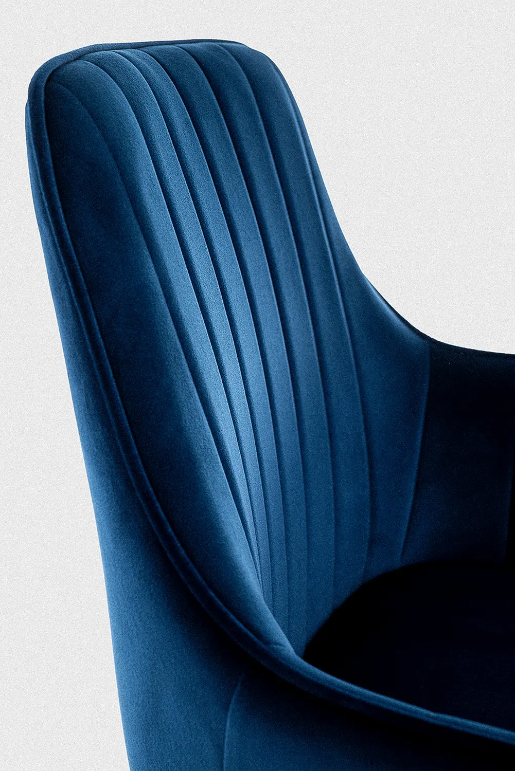 Krzesło tapicerowane APPLE VELVET Bluvel 86 granatowe czarny stelaż