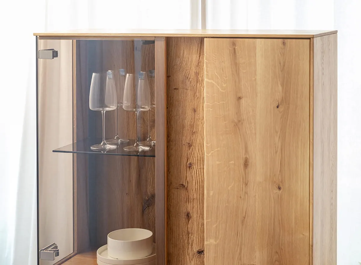 Witryna niska dębowa COLLODI 2-drzwiowa z oświetleniem - dab olejowany - ZICOL10