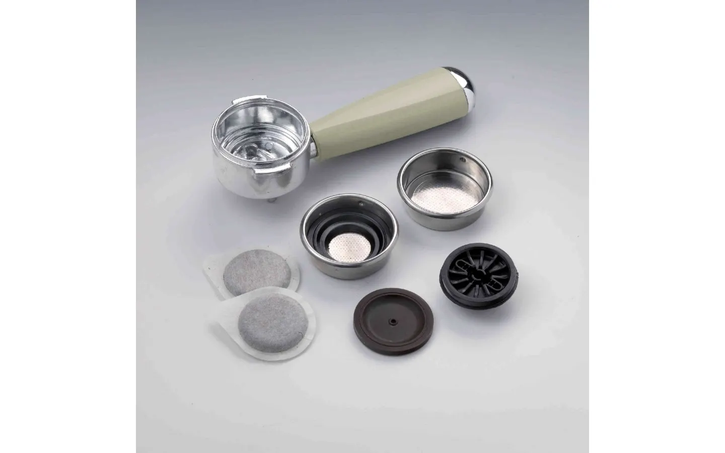młynek do kawy, ręczny młynek, metalowy korpus, sitko/filtr, korpus kremowy