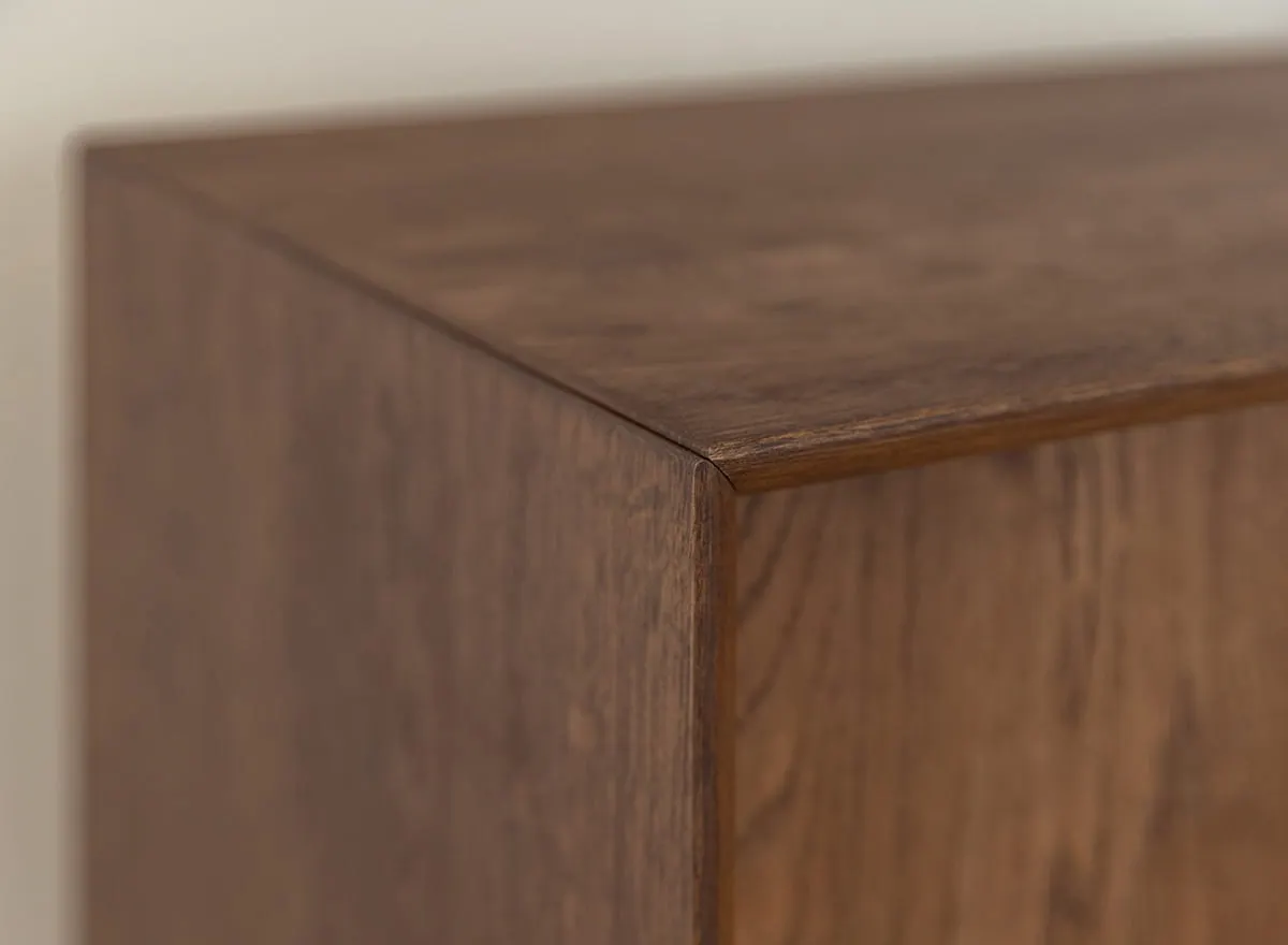 Komoda dębowa MODERN LOFT z przeszklonym barkiem - tabacco - PLMOL01ST