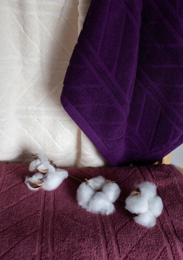 Ręcznik frotte RELIEF 30x50 gramatura 500 śliwkowy - FARO_30231