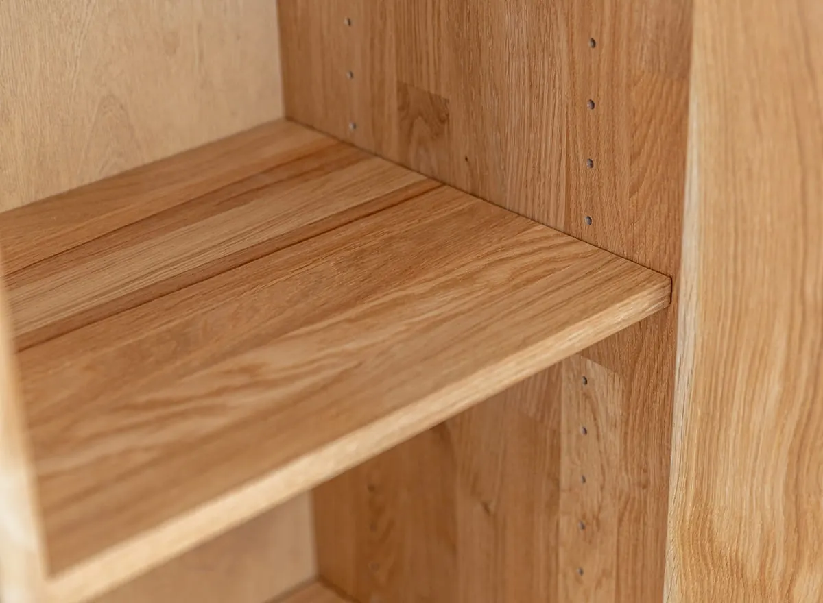 Witryna niska COLLODI dębowa 3-drzwiowa z oświetleniem - dąb olejowany - ZICOL11