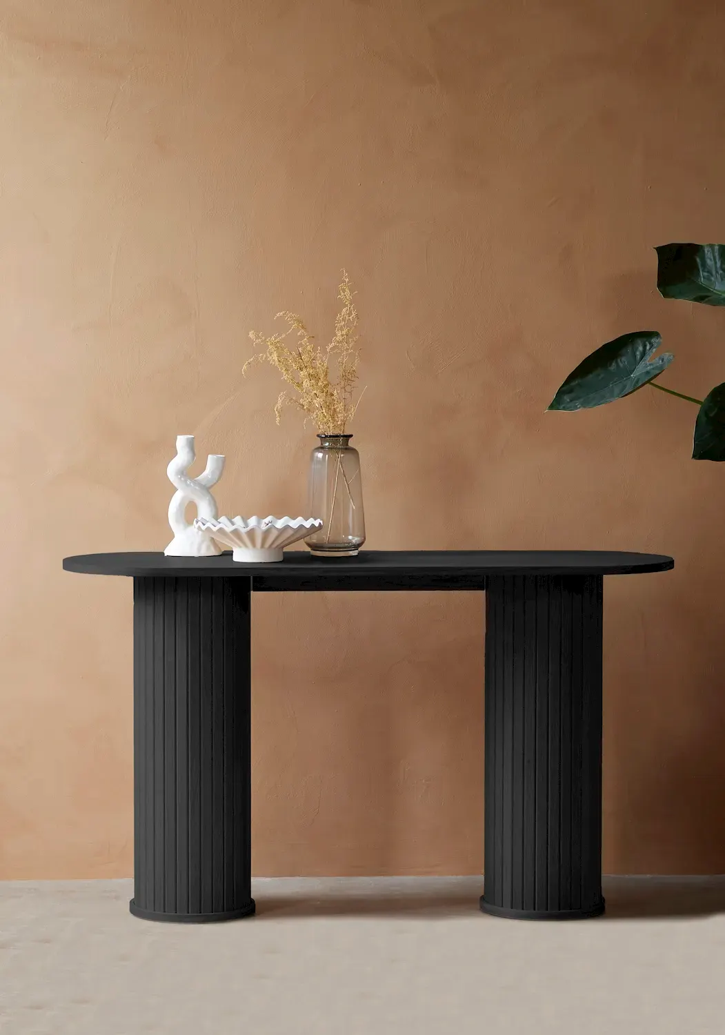 Konsola drewniana NOLA 130 cm ryflowana podstawa czarny - UN_50144640