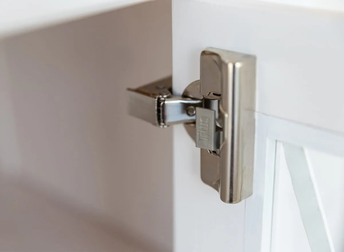 Witryna MARONE ELITE 1-drzwiowa z 3 szufladami - biały, złocisty - PLMEL04