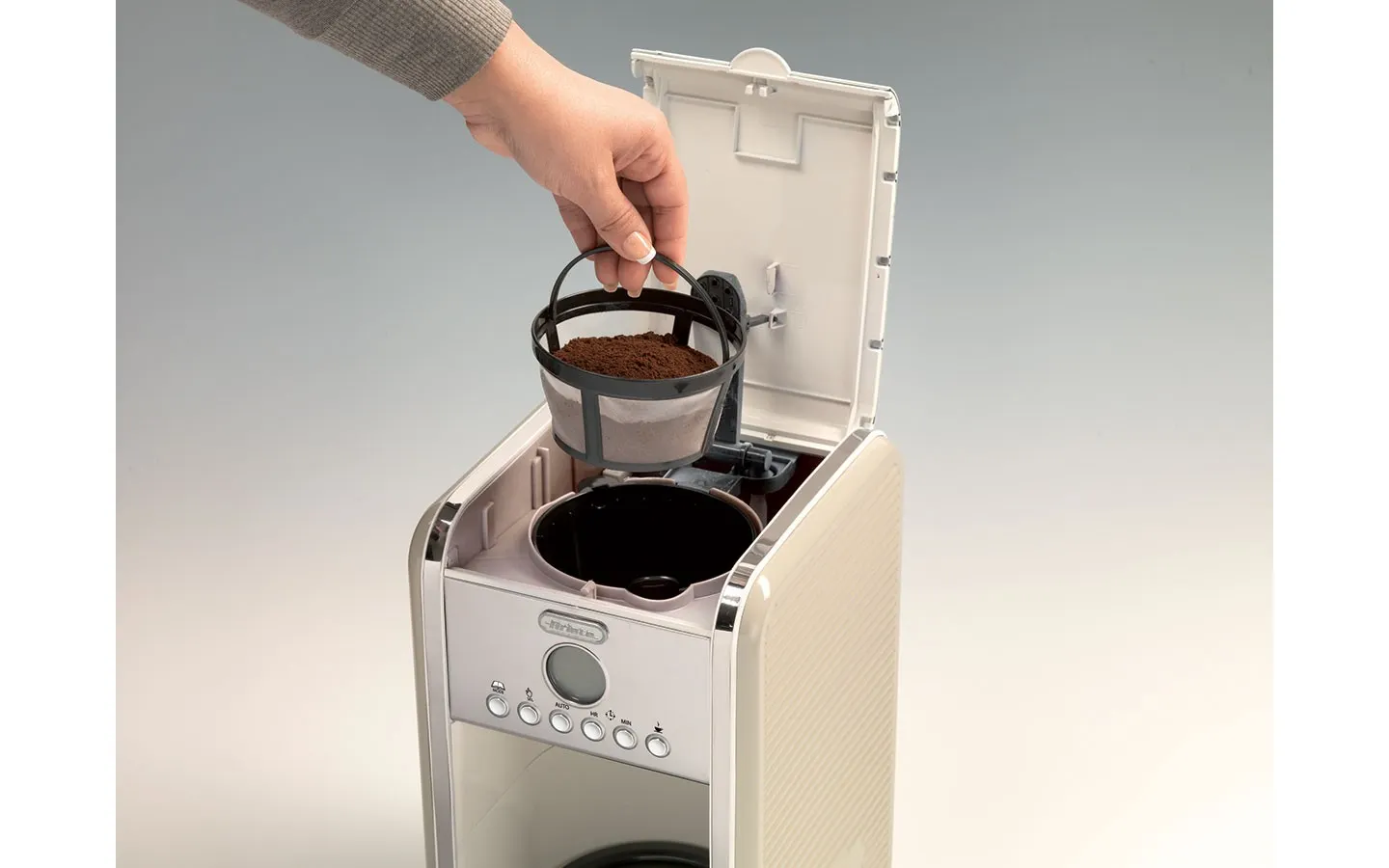 kawowy filtr, kawa w filtrze, młynek do kawy, ekspres z filtrem, kawa dolna w ekspresie