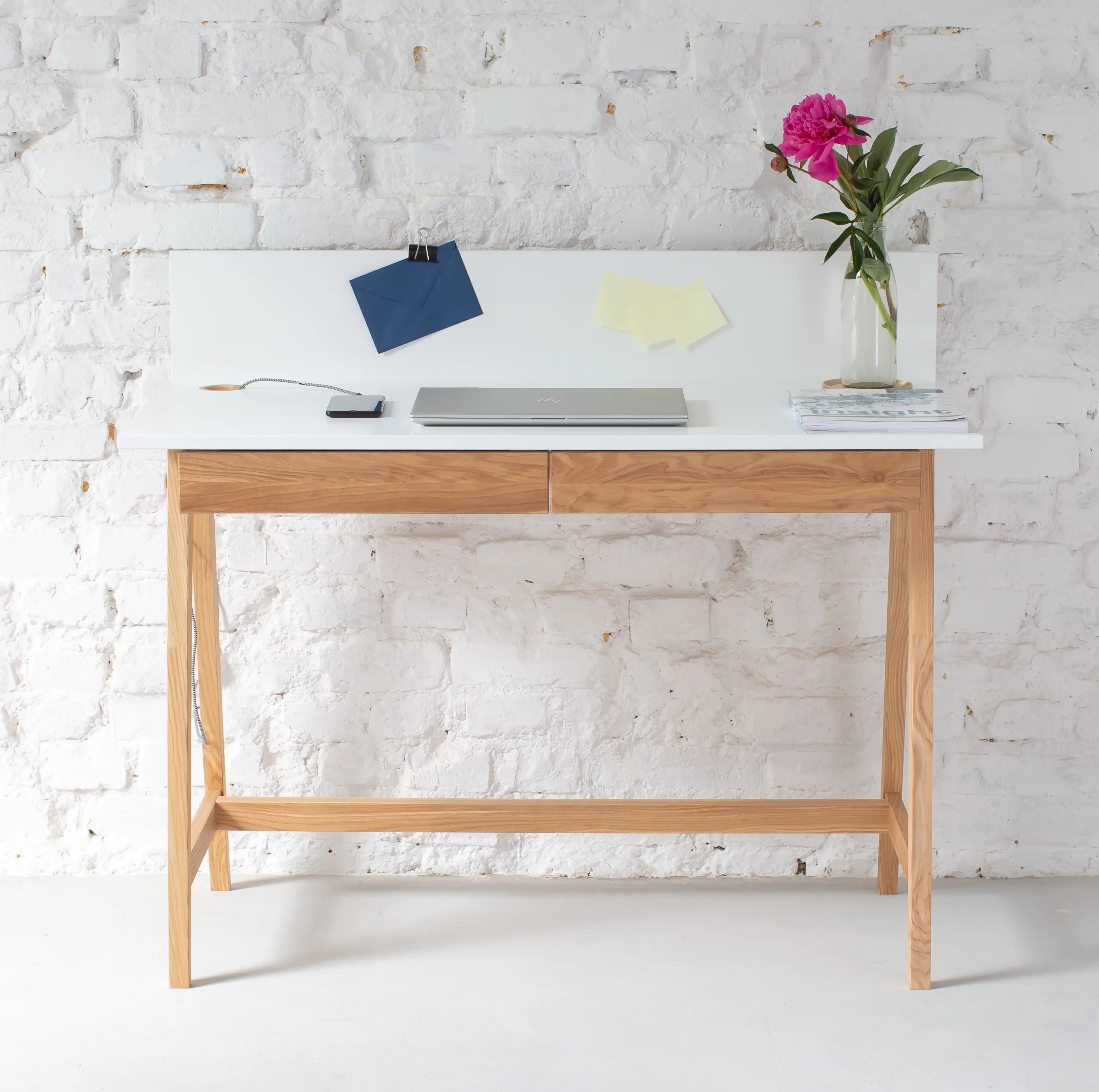 Biurko z szufladami i panelem LUKA 110x50 brązowe/jesionowe nogi - NRGB_WDLUK37_DRAW