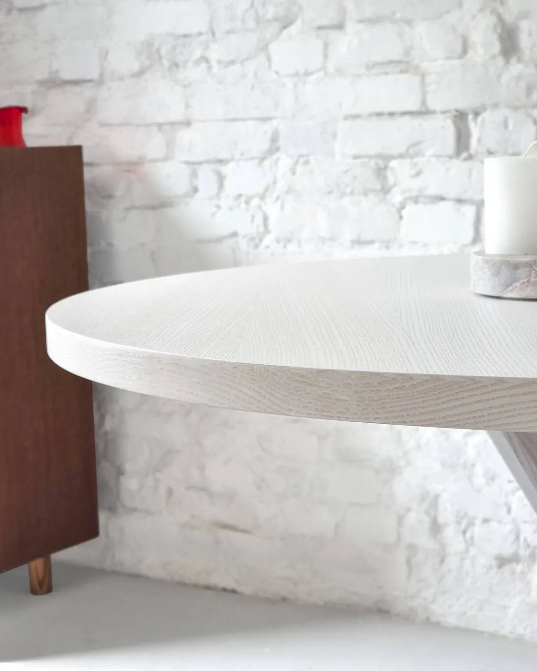 Stół okrągły JUBI BOLD 100cm jesion biały - NRGBTJ100_WHITE