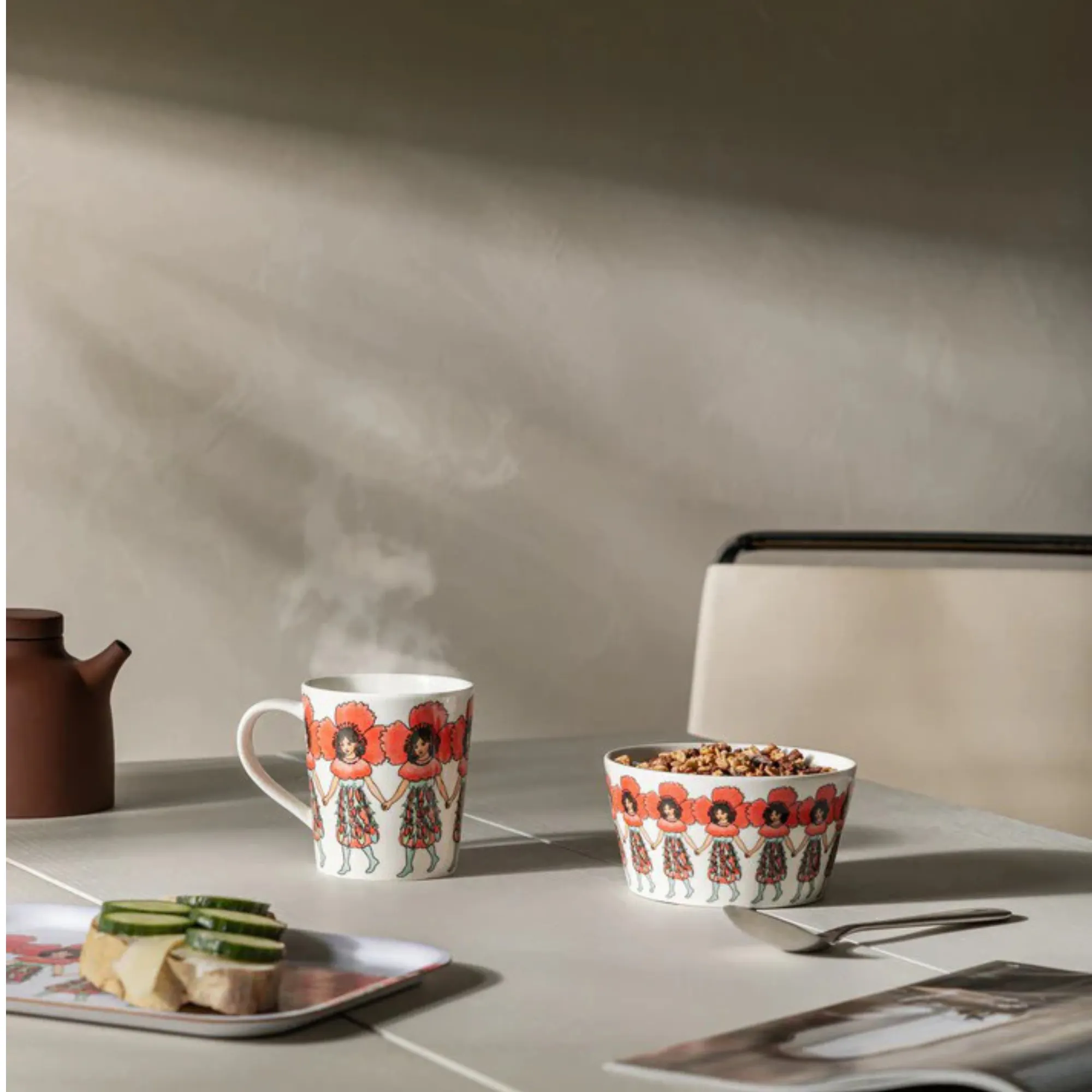 image mug, porcelanowy, ceramiczny, wzór lalek, pomarańczowo-czerwony