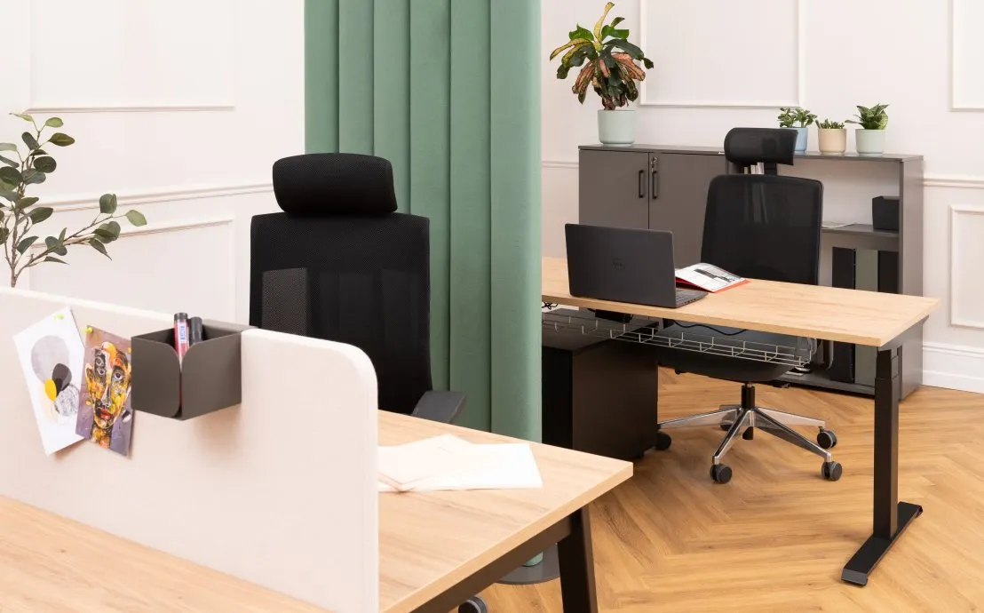 Biurko OP-LITE E elektryczne z regulacją wysokości dąb czarne 160x80x62,5(127,5)cm - OLE1680DNAPC