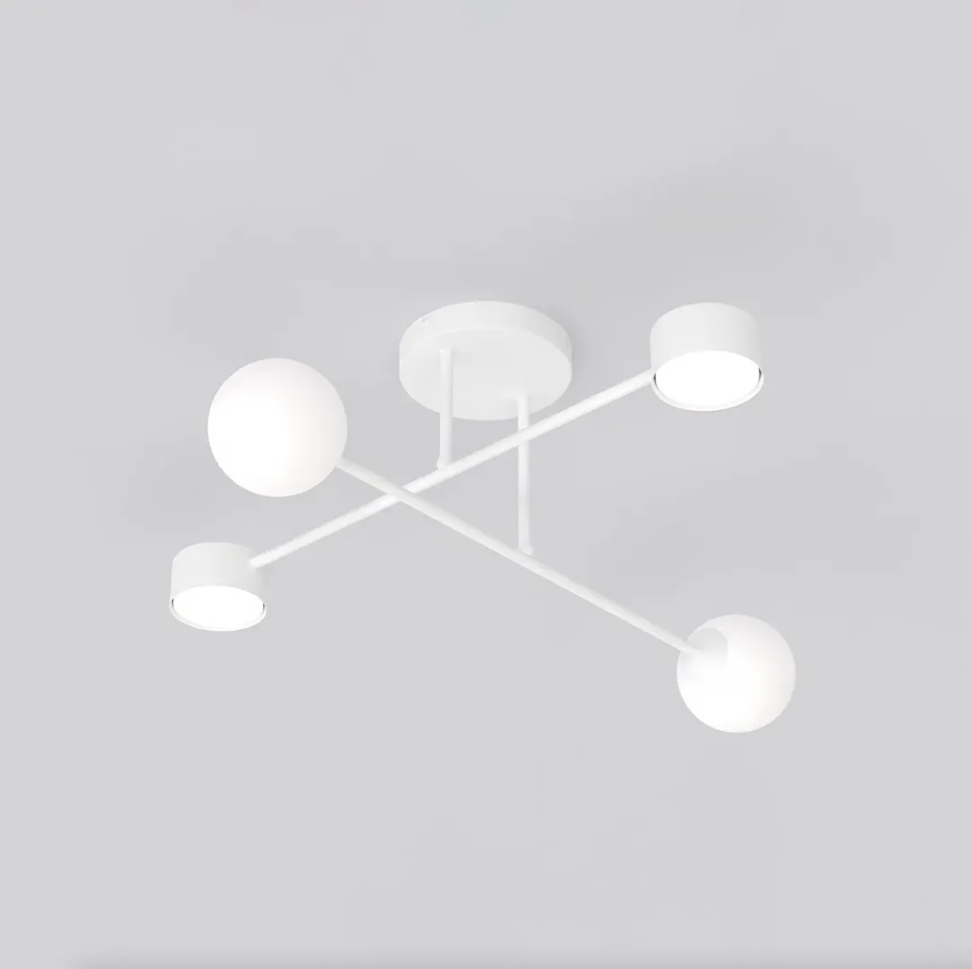 lampa sufitowa, konstrukcja metalowa, białe wykończenie, cztery klosze, minimalistyczny design