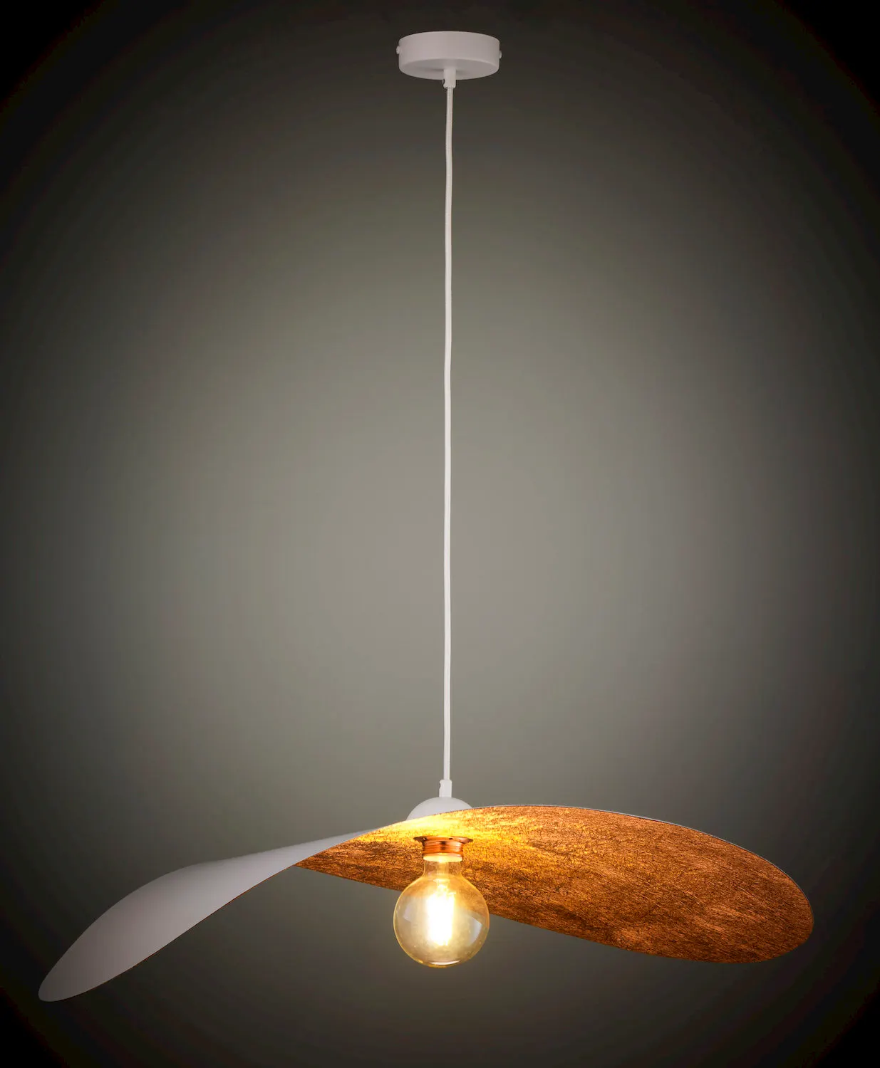 image lampa wisząca, pendant light, żarówka, drewniana płyta, dekoracyjny element